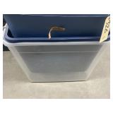 4 - Totes w/Assorted Lids