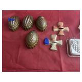 8 Pcs - Cookie Cutters & Small Jello Molds