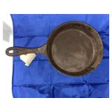 Cast Iron 10" Skillet w/Legs