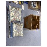 Wooden Magazine Rack w/2 Throw Pillows