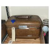 American Toiletries/Cosmetics Travel Case