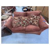 Upholstered Loveseat w/Throw Pillows 61"L