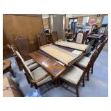 Dining Table w/2 Leaves & 7 Chairs & Pad