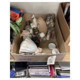 Box of Assorted Household Dï¿½cor - Figurines