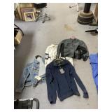 4 Pcs - Levis Denim Jacket - Sz L Pullovers