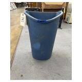 Trash Can w/Grinder Pads