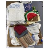 Kitchen Towels & Oven Mitts