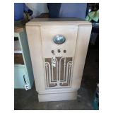 Vintage Radio in Cabinet - missing parts