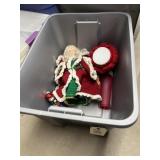 Christmas Dï¿½cor in Plastic Bin w/Lid