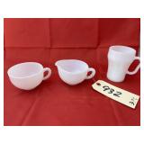 3 Pcs - Creamers & Cup