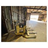 Hyster Walk Behind Fork Lift w/Charger
