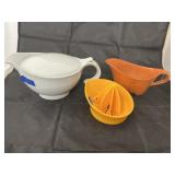 3 Pcs - Gravy Boats & Juicer
