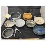 9 Pcs - Assorted Bowls - Clippers