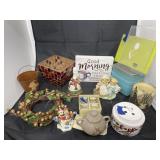 Pile of Assorted Household Glass Dï¿½cor - Bowl