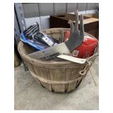 Fruit Basket w/Metal Horse Dï¿½cor - Thermos