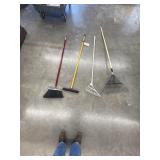 4 Pcs - Rake - Broom - Squeegee - Dust - Brush