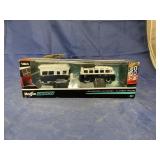 Maisto VW Van & Trailer