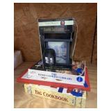 4 Pcs - Cookbooks & Flameless Lantern