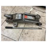 Pro Lift 4000 lb Jack w/Handle