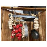 Pot Hanger w/Cookware & Dï¿½cor
