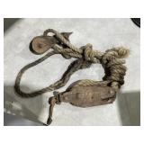 Vintage Pulley w/Rope
