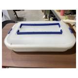 Pyrex Casserole Dish in Plastic Carrier