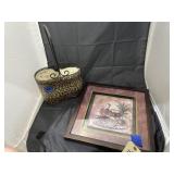 2 Pcs - Towel Caddy & Framed Wall Art