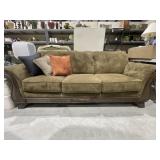 Sofa w/3 Throw Pillows 88"L