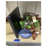 Vintage baby shoes, Monitor, Decor