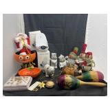 Box of Assorted Holiday Dï¿½cor & Charger