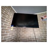 LG Flat Screen TV w/Wall Mount & Remote 42"