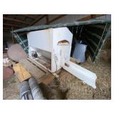 Bar 6 Cake Feeder - 600 lb