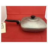 Wagner Magnalite Square Skillet w/Lid