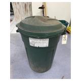 32 Gal Plastic Trashcan w/Lid