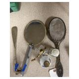 Shoe Horn & 2 Mirrors - Powders - Atomizer