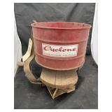 Cyclone Spreader