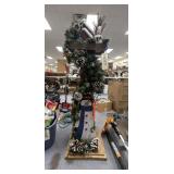 Christmas Birdhouse Dï¿½cor 51'H