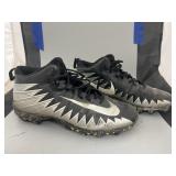 Pair Alpha Cleats Sz 10Y