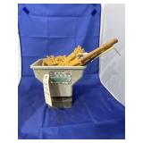 Yard Spreader - Duster - File