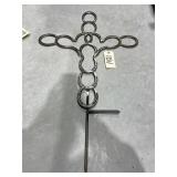 Metal horse shoe yard art
