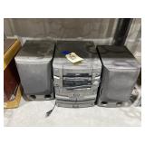 Pioneer 25 disc CD player w/speakers