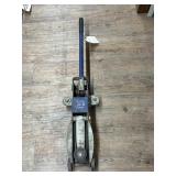 2 Ton Floor Jack w/ handle