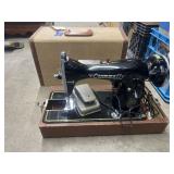 Cromwell Elec Sewing Machine Deluxe