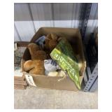 Box of Assorted Stuffed Animals & Wall Dï¿½cor
