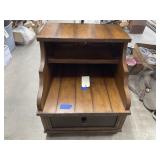 End Table w/ drawer 22" L x 22" W x 26" H