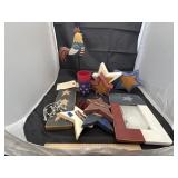 Pile of American dï¿½cor