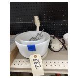 Vintage Stand Mixer w/ Deeters & 2 Bowls