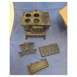 Box of asstd. Cast iron decorative pieces