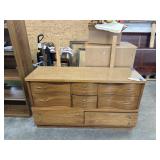 8 drawer dresser 54" L x 18" W x 32" H w/mirror