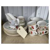 Stoneware Strawberries & Cream Dinnerware